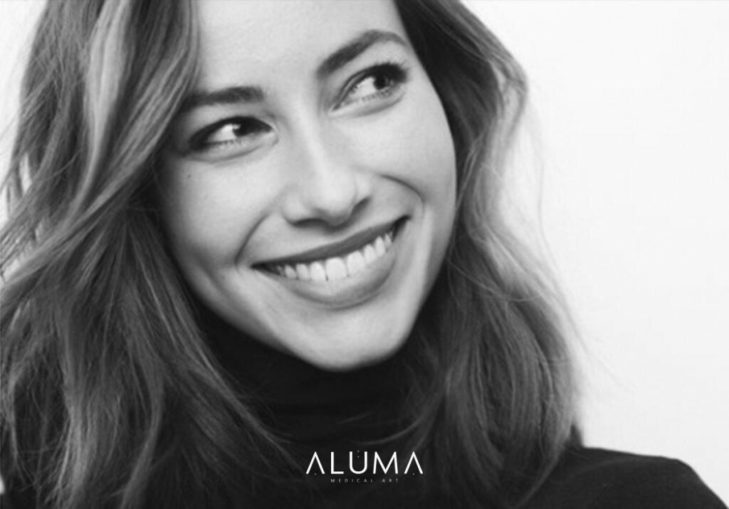 rostro más joven, alegre y descansado