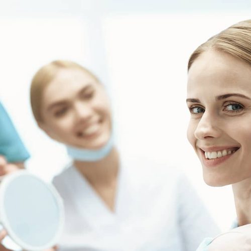 ¿quieres ponerte un implantes dentales? esto es lo que tienes que saber